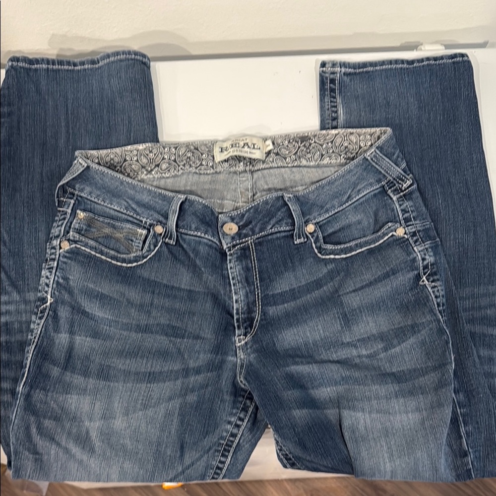 Women’s Ariat Blue Straight Leg Jeans with Classic Wash